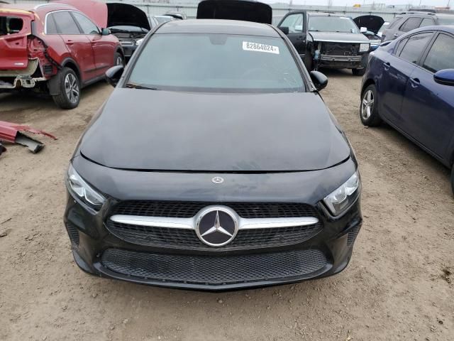 2022 Mercedes-Benz A 220