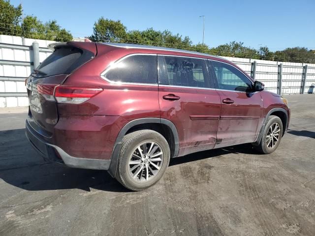 2017 Toyota Highlander SE