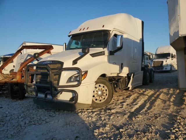 2018 Freightliner Cascadia 126