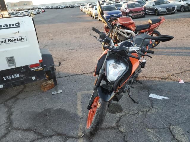 2023 KTM 200 Duke