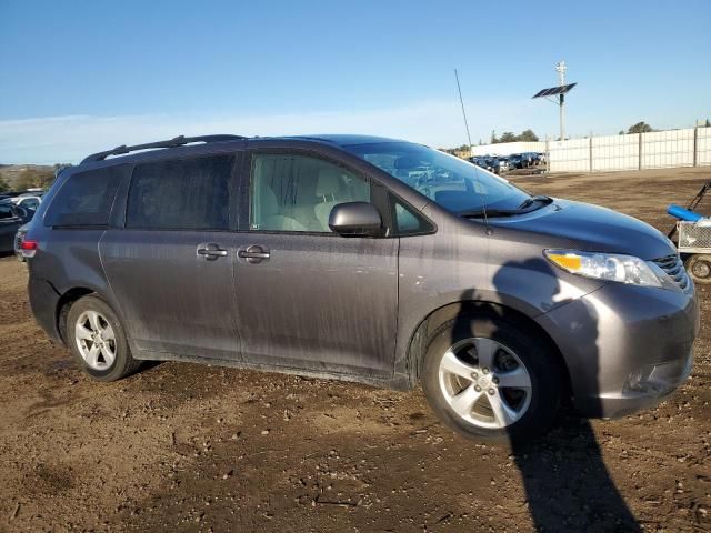 2014 Toyota Sienna LE