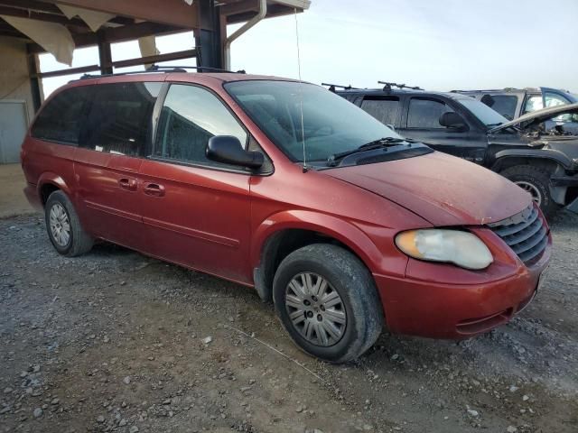 2006 Chrysler Town & Country LX