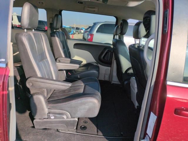 2014 Chrysler Town & Country Touring