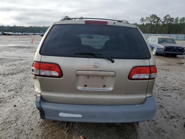 2001 Toyota Sienna LE