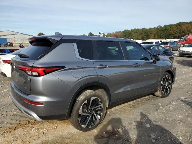 2023 Mitsubishi Outlander SE