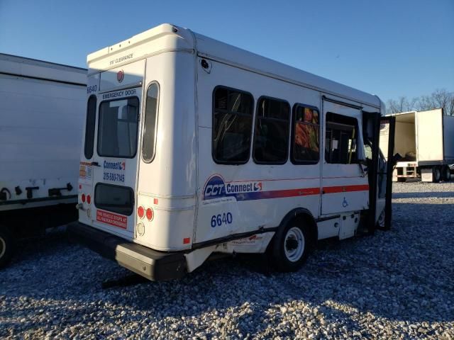 2018 Ford Econoline E350 Super Duty Cutaway Van