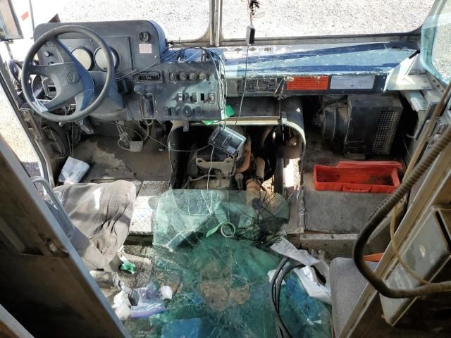 2004 Freightliner Chassis M Line WALK-IN Van