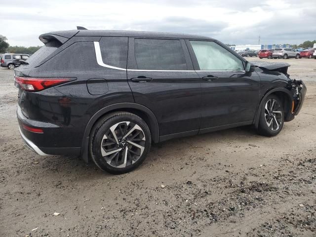 2022 Mitsubishi Outlander se