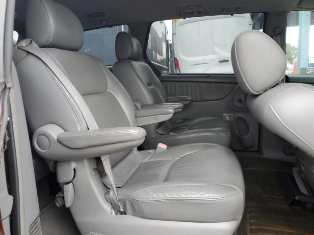 2004 Toyota Sienna XLE