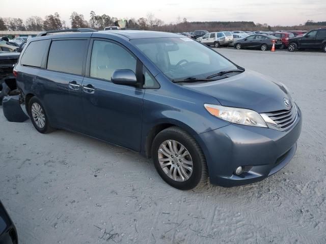 2016 Toyota Sienna XLE