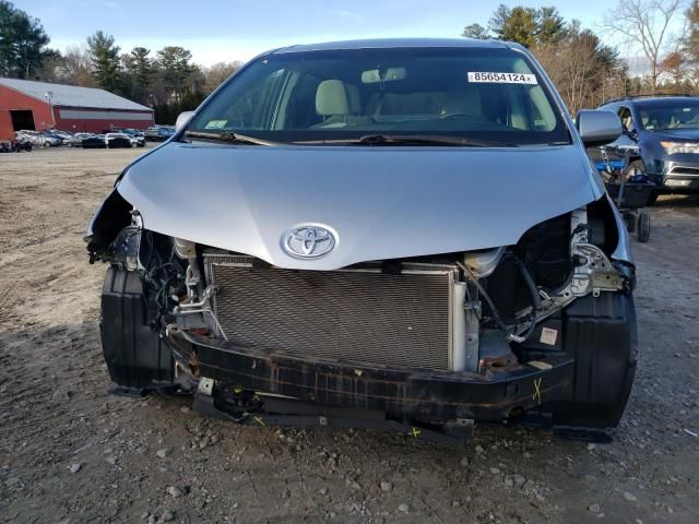 2015 Toyota Sienna LE