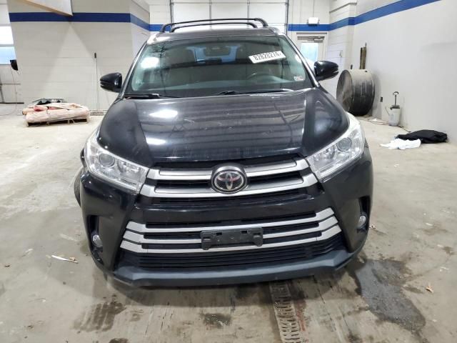 2017 Toyota Highlander SE