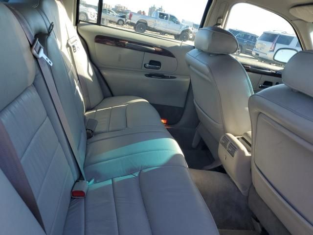 2000 Lincoln Town Car Executive