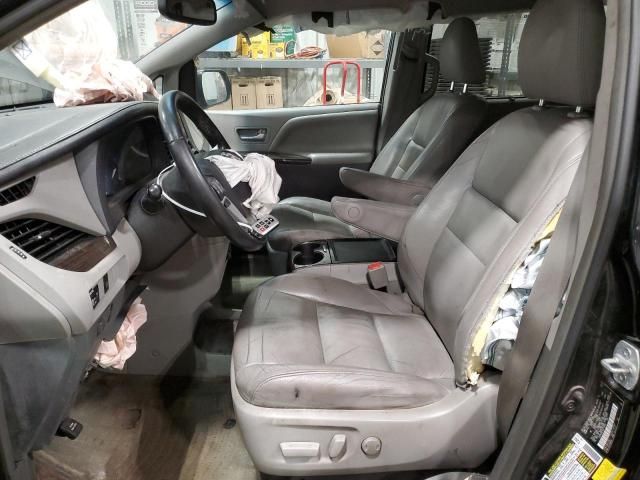 2016 Toyota Sienna XLE