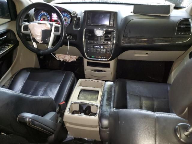 2016 Chrysler Town & Country Touring L