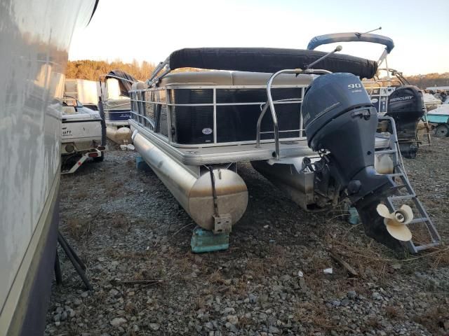 2019 Sweetwater Pontoon