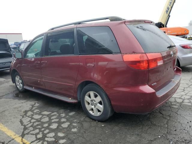 2004 Toyota Sienna XLE