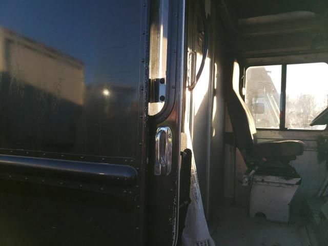 2009 Freightliner Chassis M Line WALK-IN Van