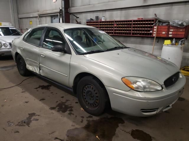 2004 Ford Taurus SE