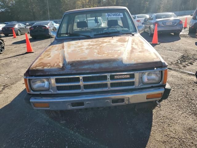 1985 Toyota Pickup Xtracab RN56 DLX