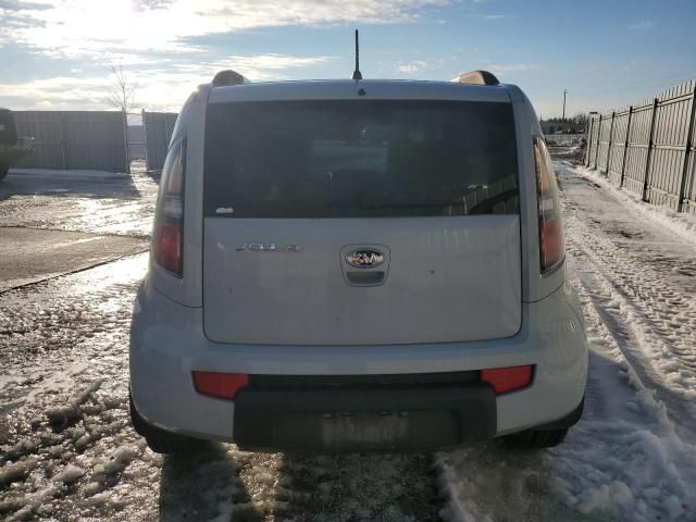 2011 KIA Soul +