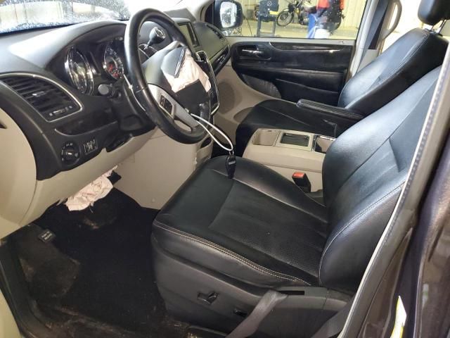 2016 Chrysler Town & Country Touring L