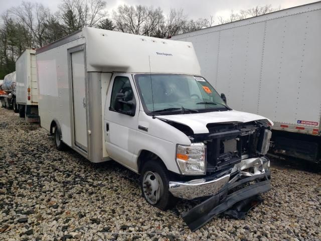 2022 Ford Econoline E350 Super Duty Cutaway Van