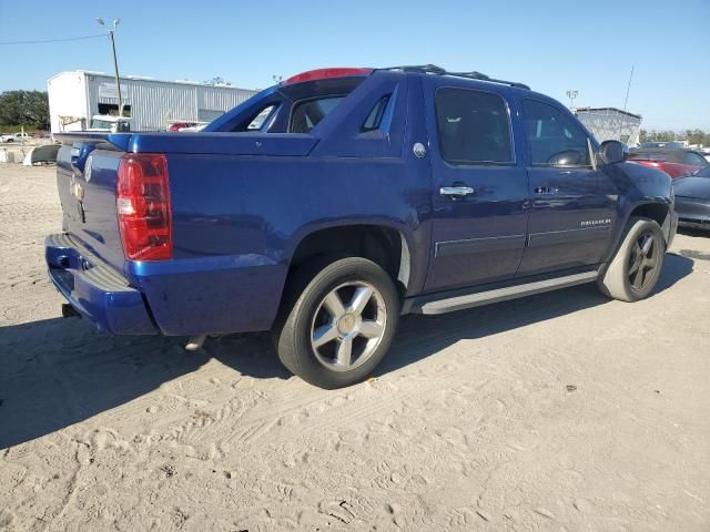 2013 Chevrolet Avalanche LS