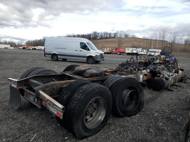 2002 Freightliner Conventional Columbia