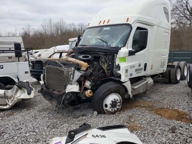 2019 Freightliner Cascadia 126