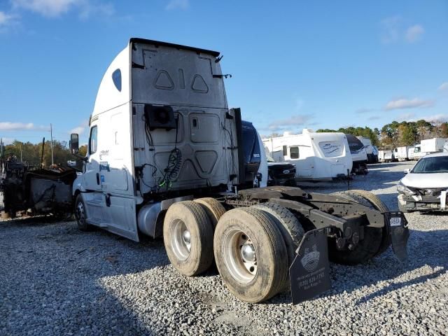 2019 Freightliner Cascadia 126