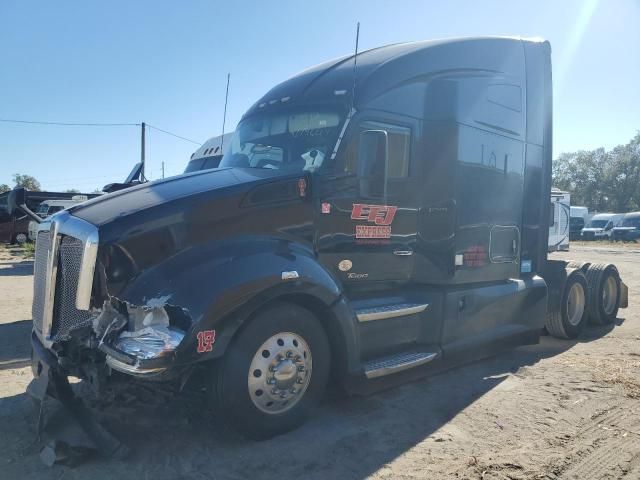 2020 Kenworth Construction T680