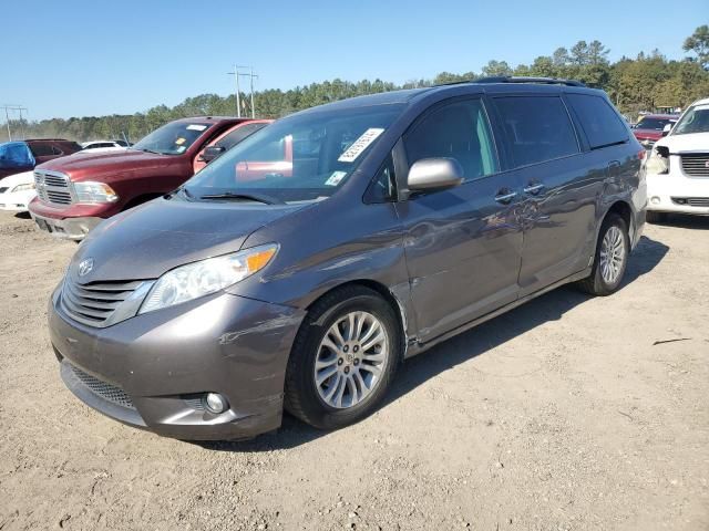 2011 Toyota Sienna XLE