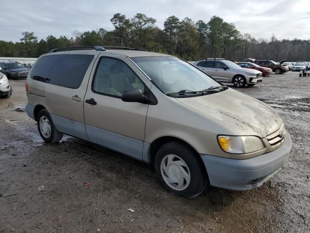 2001 Toyota Sienna LE