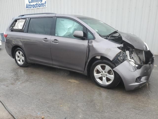 2016 Toyota Sienna LE