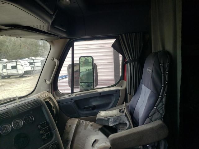 2009 Freightliner Cascadia 125