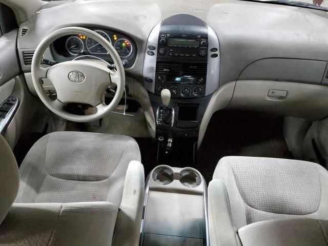 2009 Toyota Sienna CE