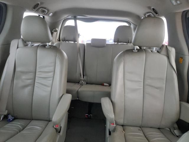 2013 Toyota Sienna XLE