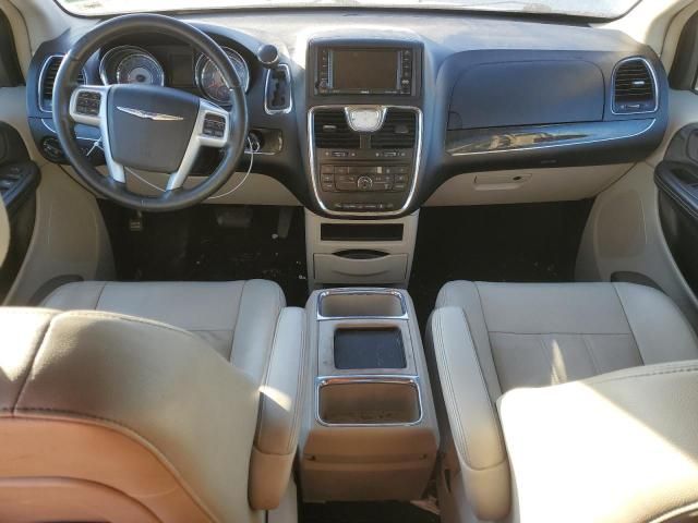 2013 Chrysler Town & Country Touring