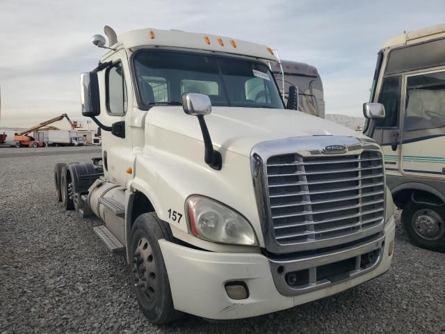 2013 Freightliner Cascadia 125