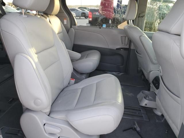 2018 Toyota Sienna XLE