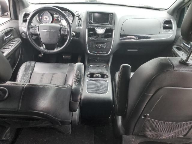 2014 Chrysler Town & Country S