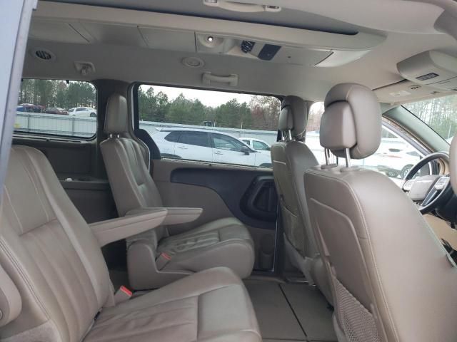 2013 Chrysler Town & Country Touring L