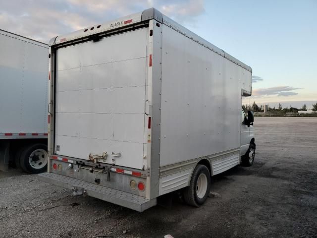 2007 Ford Econoline E450 Super Duty Cutaway Van