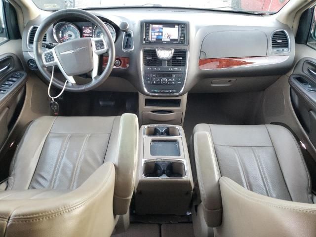 2013 Chrysler Town & Country Touring L