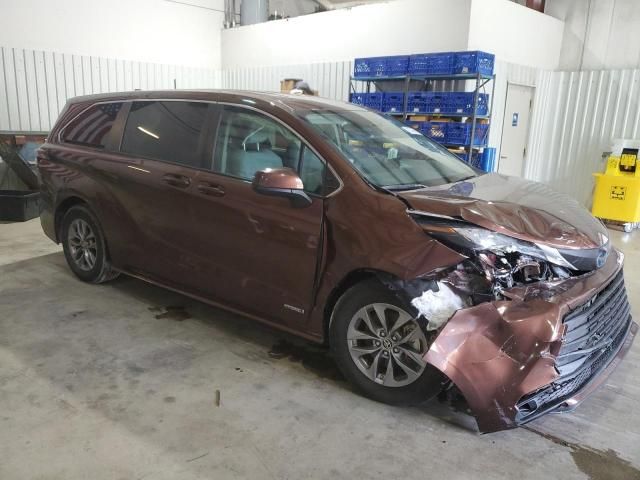 2021 Toyota Sienna LE