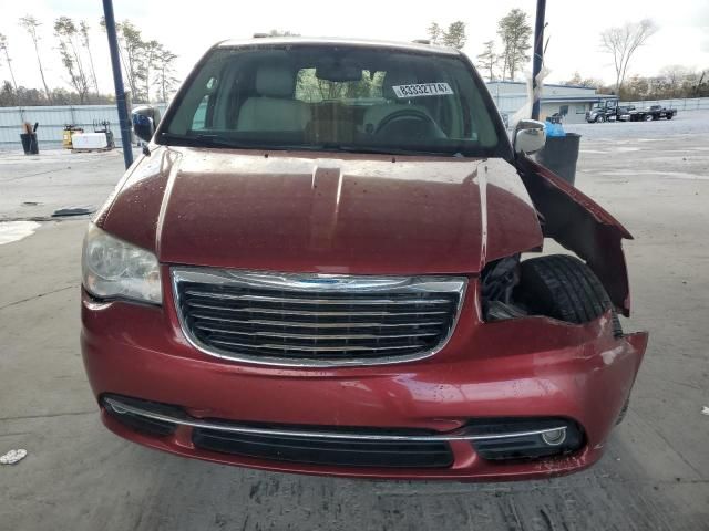 2013 Chrysler Town & Country Touring L