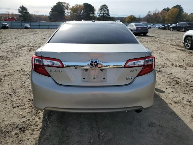 2014 Toyota Camry Hybrid