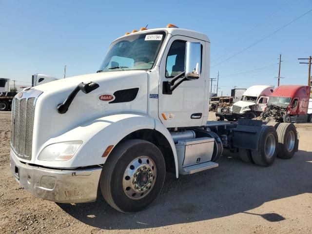 2017 Peterbilt 579