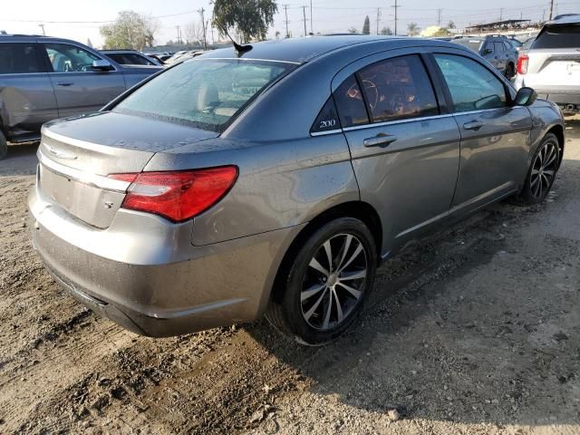 2013 Chrysler 200 Touring